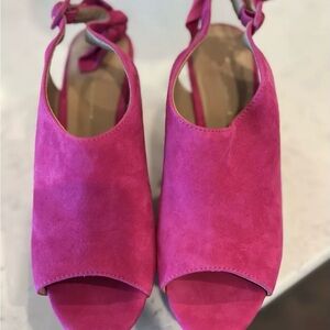 Anthropologie Bow back wooden 3” wedge /Berry Fuchsia Suede / NEW /8.5